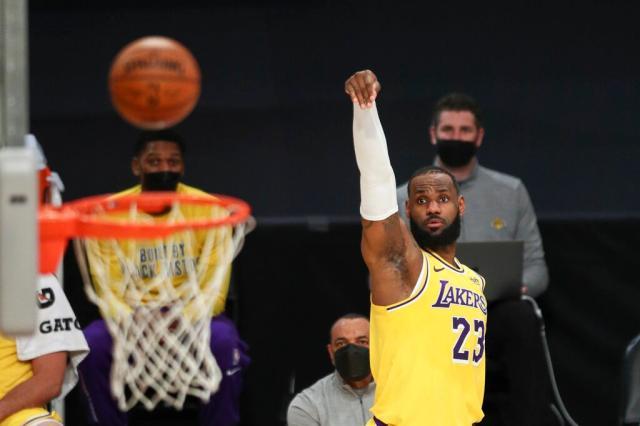 爱游戏平台体验-詹眉伤情、引援补强 湖人退无可退开启关键冲刺期